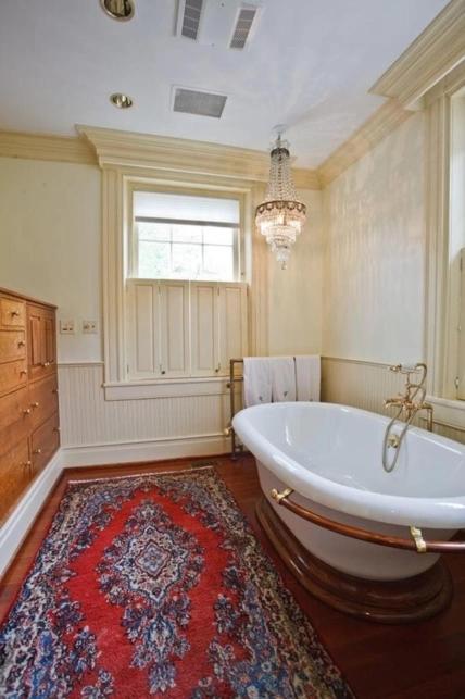Superior King Room interior