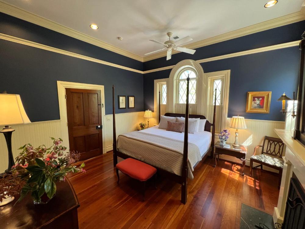 Superior King Suite interior